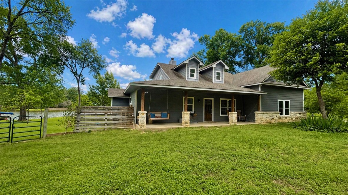 11810 Riley Green Road Franklin, TX 77856 - Photo 4 of 36 a view of a house with a yard