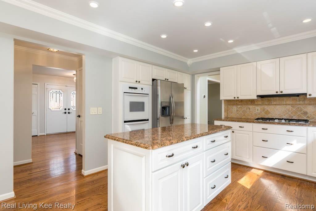 1784 Snowden Circle Rochester Hills, MI 48306 - Photo 11 of 49
