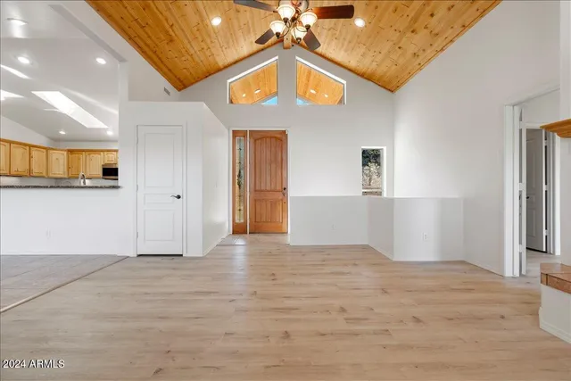 a view of an empty room and window