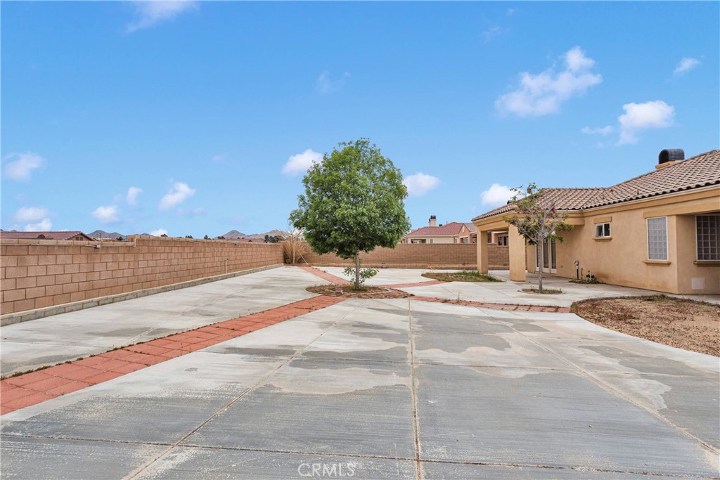 17830 Mana Road Apple Valley, CA 92307 - Photo 45 of 46 a view of a terrace space