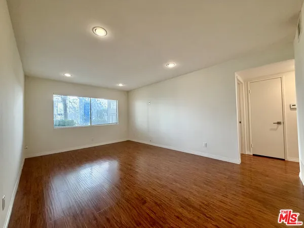 $2,295 | 1348 East Hillcrest Drive, Unit 69, Thousand Oaks, CA 91362