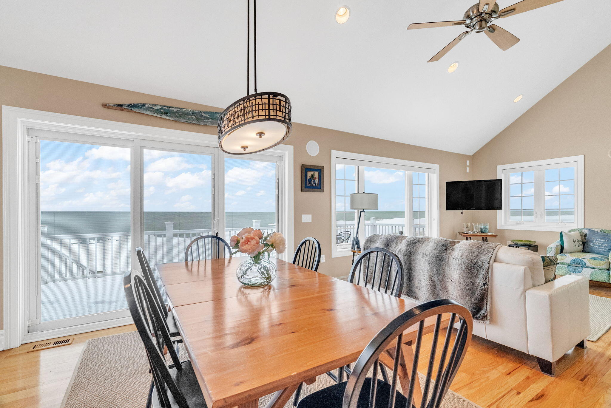 5386 Port Austin Road Caseville, MI 48725 - Photo 6 of 23 Dining2