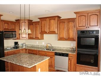 128 Ridge Crossing Lane Troy, IL 62294 - Photo 2 of 24