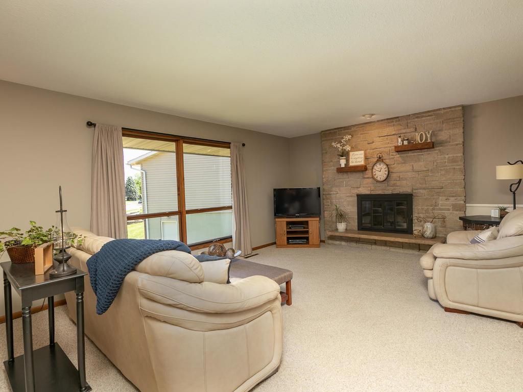1852 36th Street Northwest Rochester, MN 55901 - Photo 4 of 30