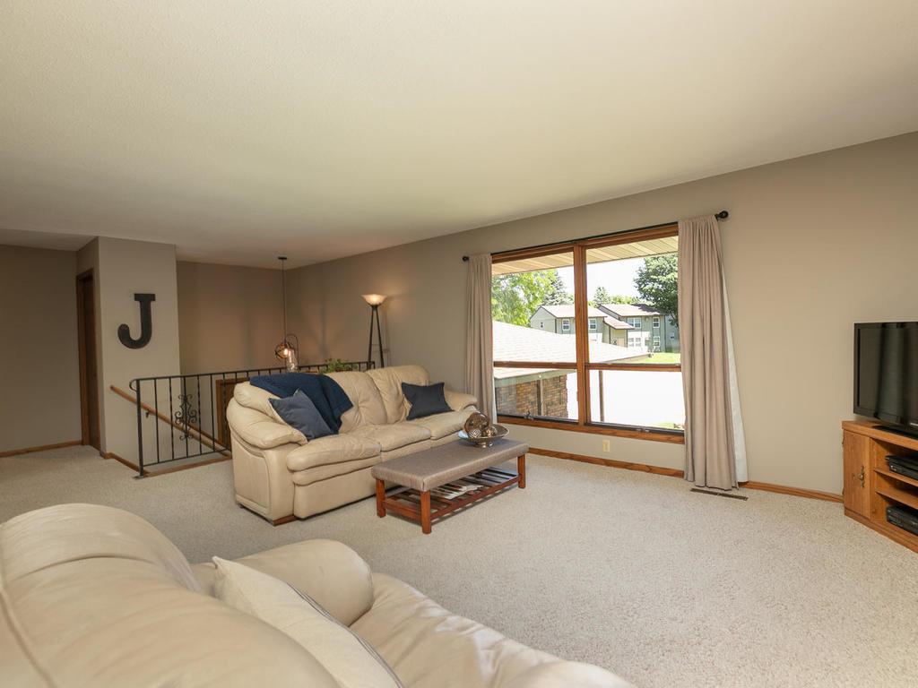 1852 36th Street Northwest Rochester, MN 55901 - Photo 5 of 30