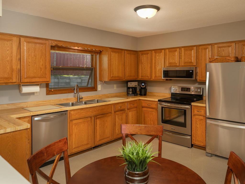 1852 36th Street Northwest Rochester, MN 55901 - Photo 10 of 30