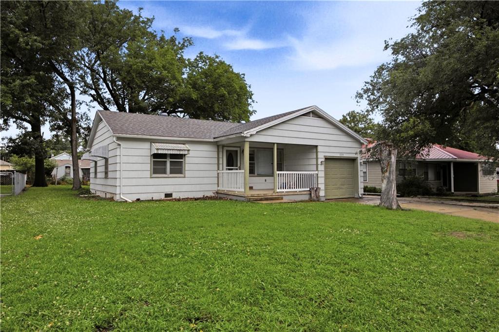 1223 North 4th Neodesha, KS 66757 - Photo 1 of 20