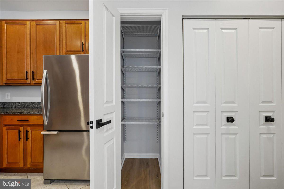 12000 Market Street, Unit 371 Reston, VA 20190 - Photo 4 of 81 Kitchen and pantry