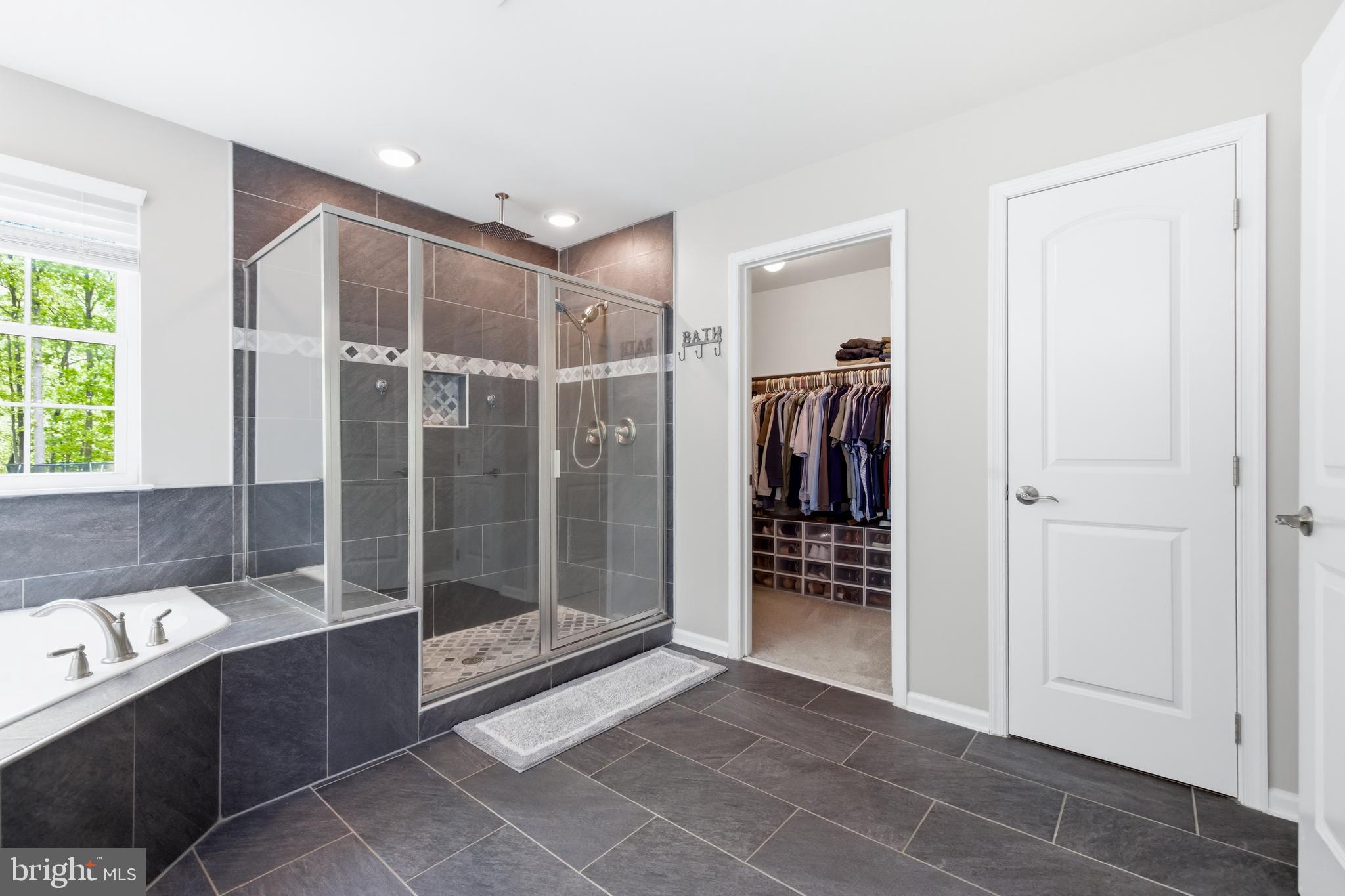 6324 Vint Hill Road Warrenton, VA 20187 - Photo 52 of 103 a bathroom with a shower and a sink
