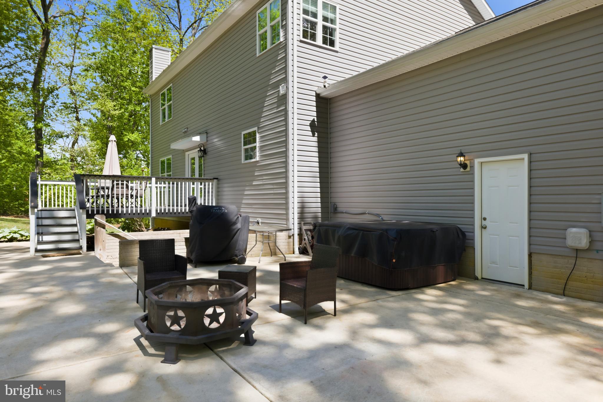 6324 Vint Hill Road Warrenton, VA 20187 - Photo 6 of 103 a view of a chairs and a table in the patio
