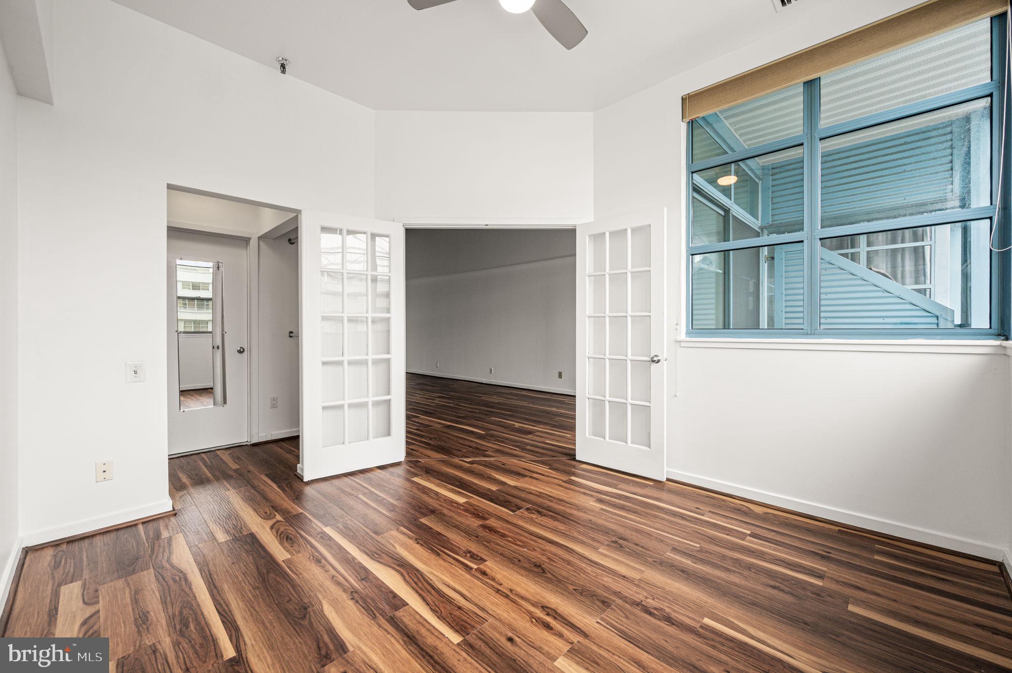 3 North Christopher Columbus Boulevard, Unit PL269 Philadelphia, PA 19106 - Photo 2 of 33