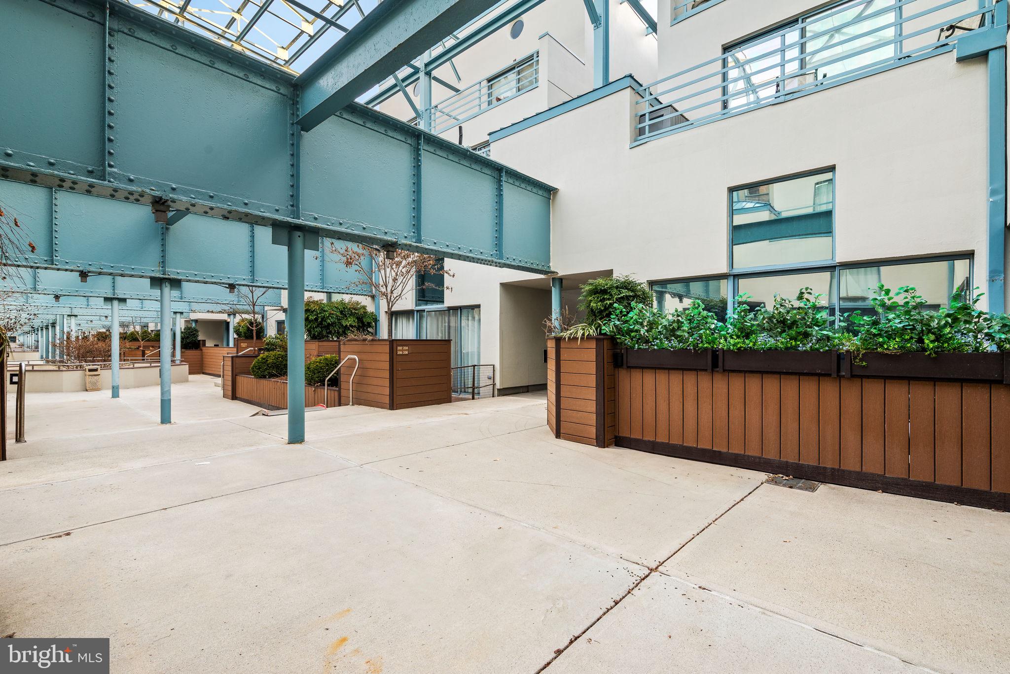 3 North Christopher Columbus Boulevard, Unit PL269 Philadelphia, PA 19106 - Photo 26 of 33