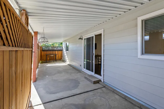 a view of entryway door of the house