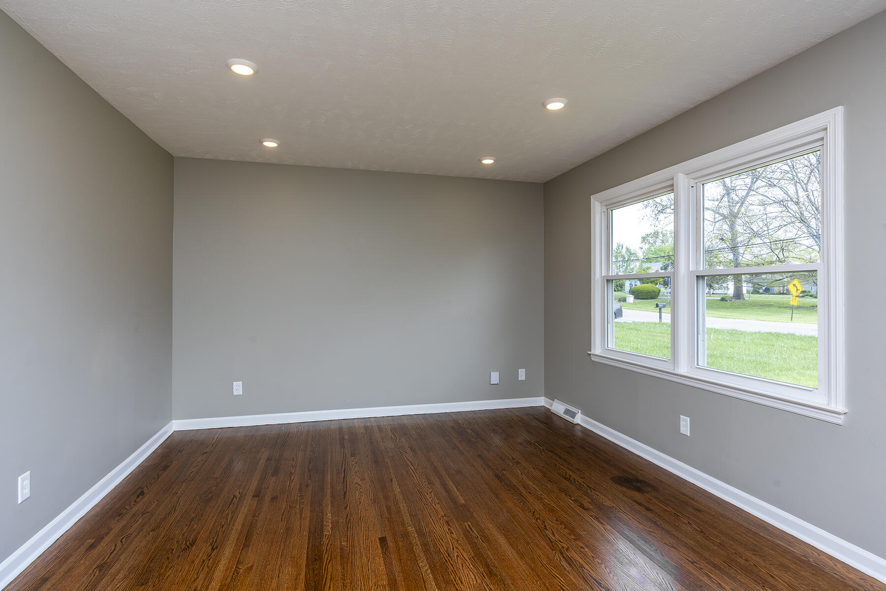 676 Kingston Road Lexington, KY 40505 - Photo 6 of 31 676king06