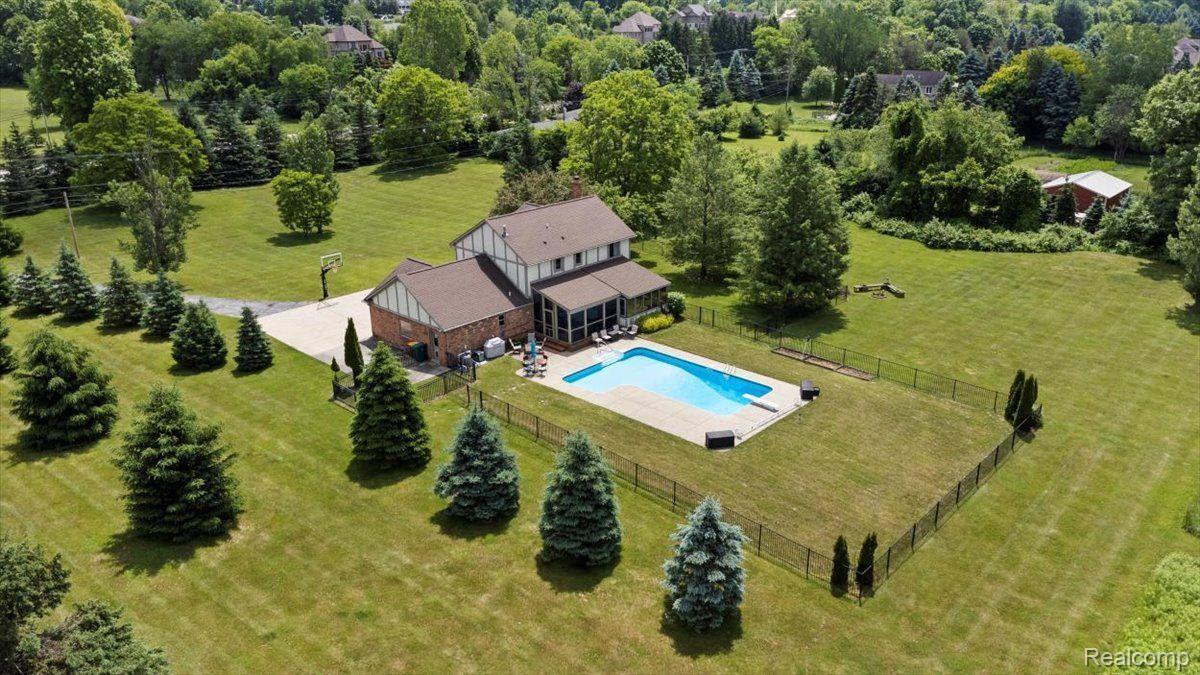8597 Sashabaw Road Clarkston, MI 48348 - Photo 52 of 61 Gallery Image 52