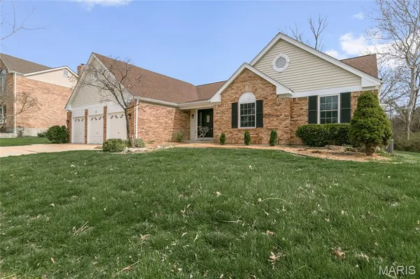 $589,900 | 53 Log Hill Lane, Ballwin, MO 63011