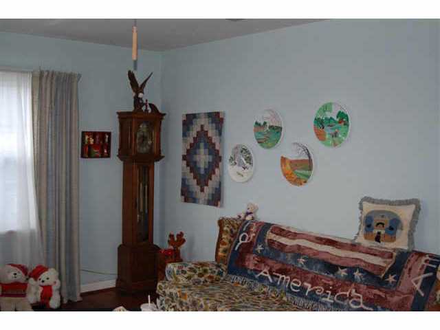 584 Edgemont Road Newark, OH 43055 - Photo 3 of 10