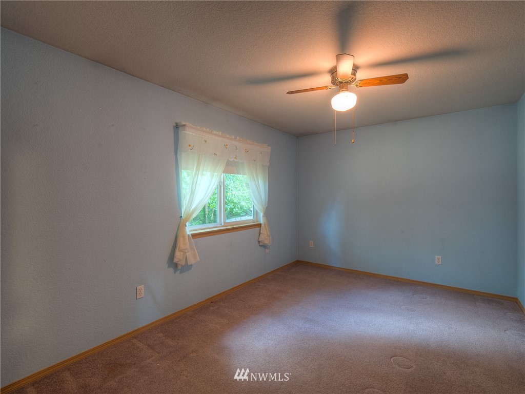 985 Tipsoo Loop North Rainier, WA 98576 - Photo 17 of 21 Gallery Image 17