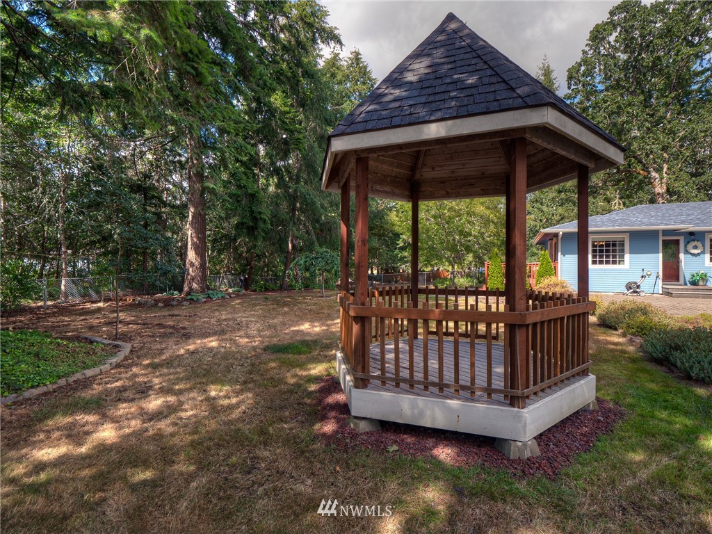 985 Tipsoo Loop North Rainier, WA 98576 - Photo 3 of 21 Gallery Image 3