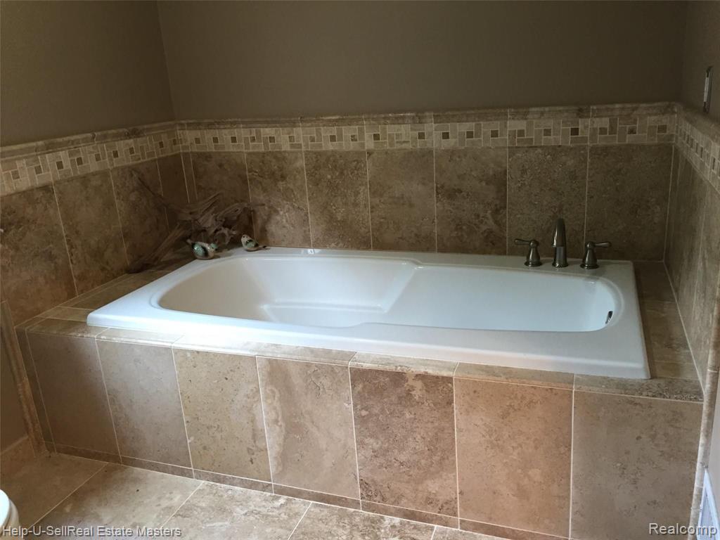 49241 Monte Road Chesterfield, MI 48047 - Photo 17 of 37
