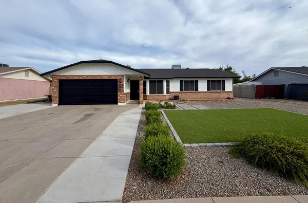 $2,600 | 3761 East Dulciana Avenue, Mesa, AZ 85206
