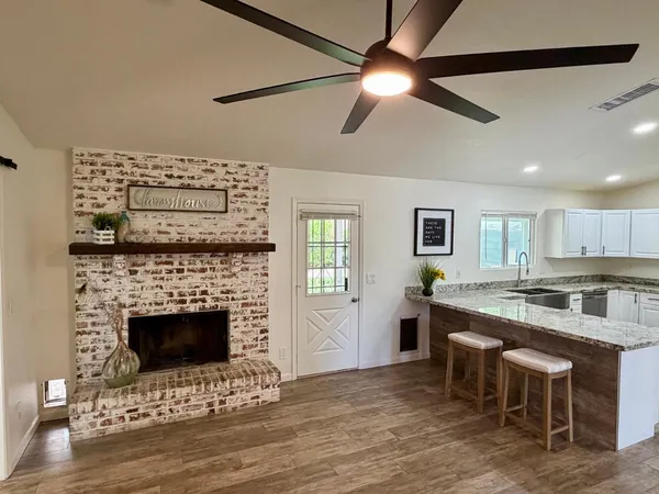 $2,600 | 3761 East Dulciana Avenue, Mesa, AZ 85206