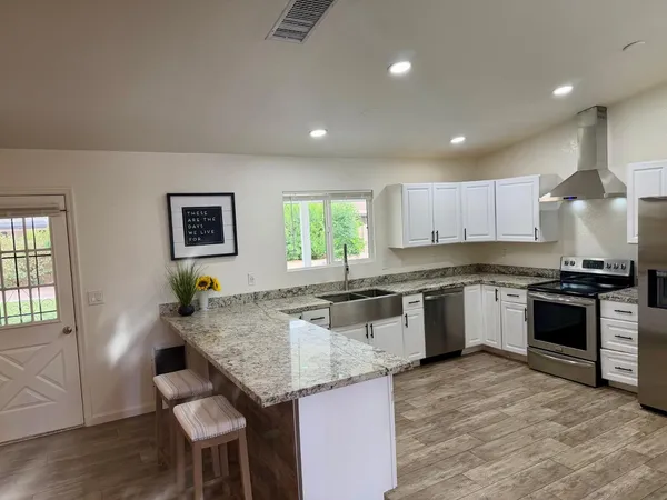 $2,600 | 3761 East Dulciana Avenue, Mesa, AZ 85206