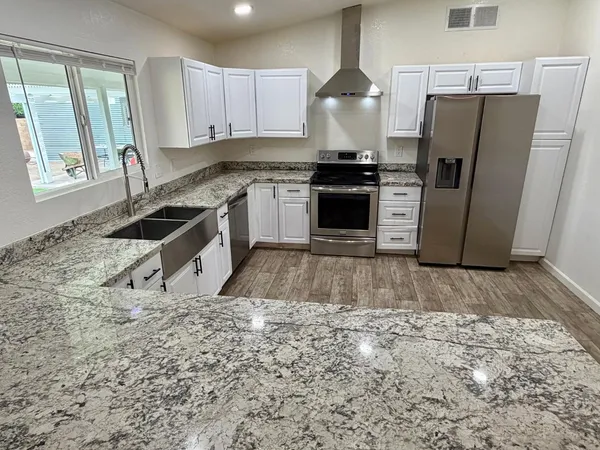 $2,600 | 3761 East Dulciana Avenue, Mesa, AZ 85206