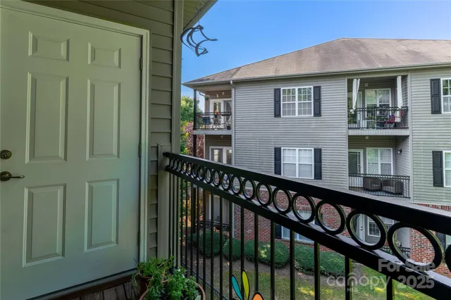 $249,000 | 332 Appeldoorn Circle, Asheville, NC 28803