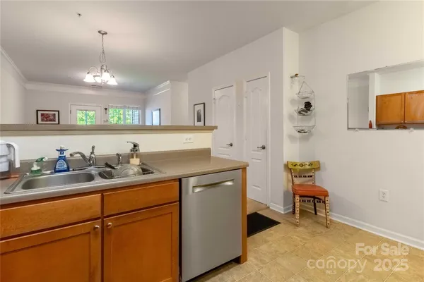 $249,000 | 332 Appeldoorn Circle, Asheville, NC 28803