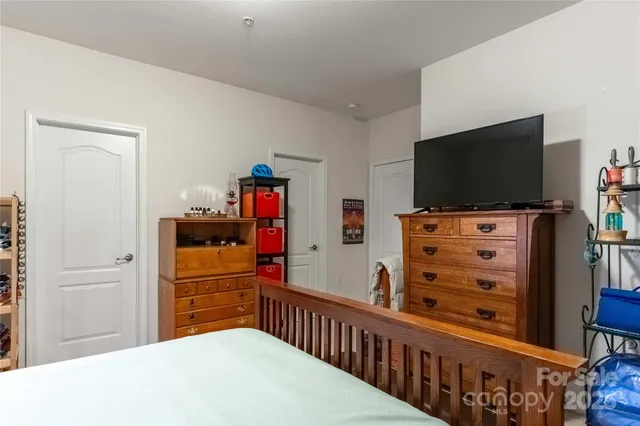 $249,000 | 332 Appeldoorn Circle, Asheville, NC 28803