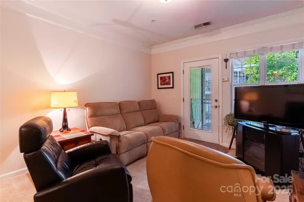 $249,000 | 332 Appeldoorn Circle, Asheville, NC 28803