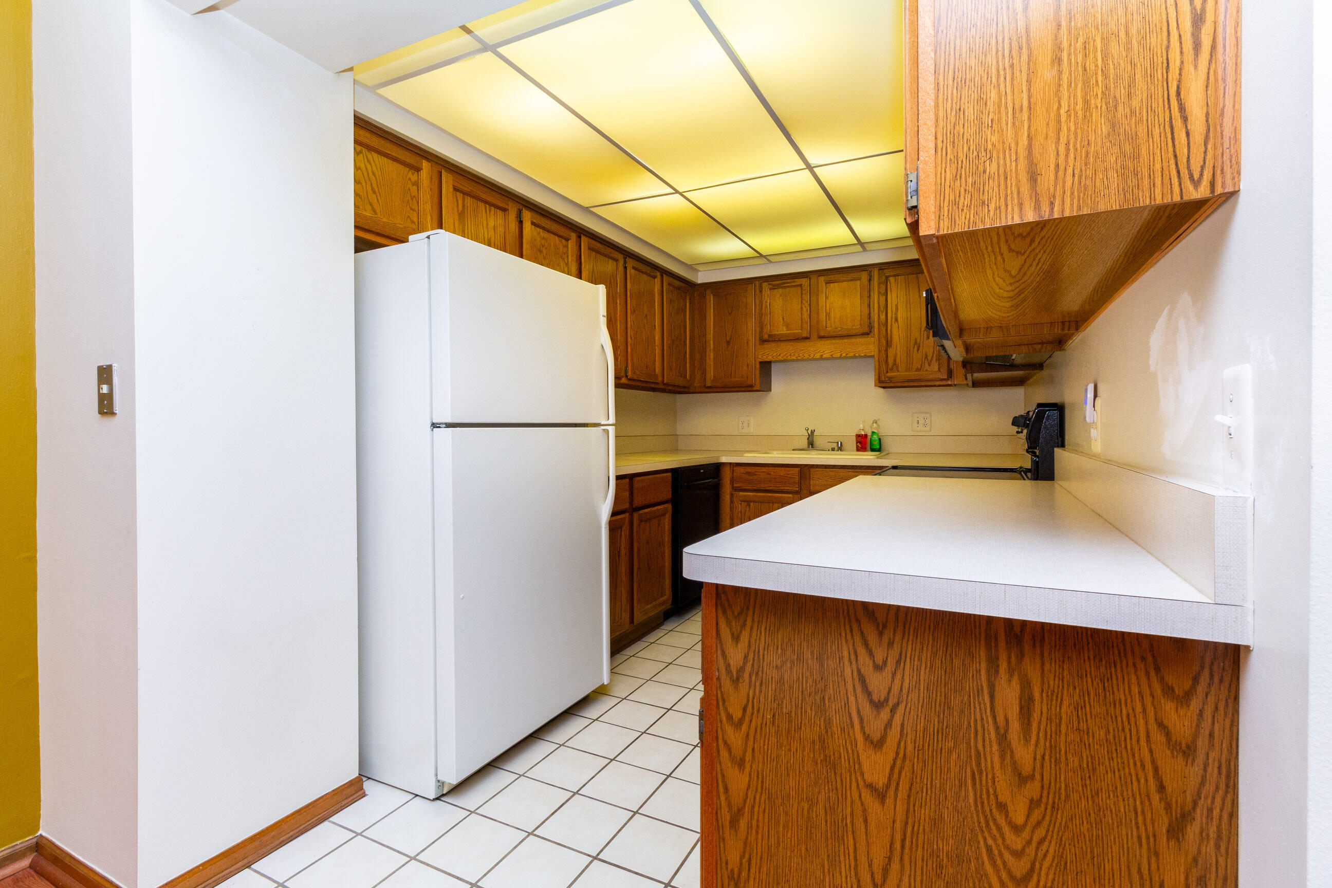 635 South Crooks Road Clawson, MI 48017 - Photo 17 of 35 interior(10)