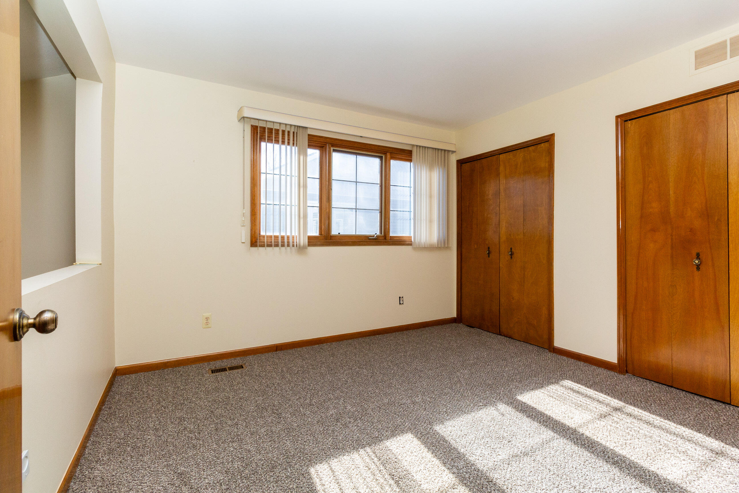 635 South Crooks Road Clawson, MI 48017 - Photo 21 of 35 interior(14)