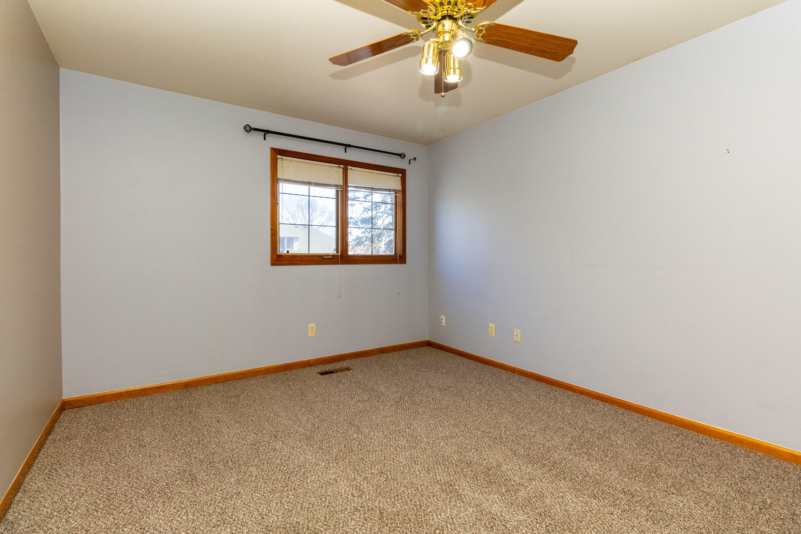 635 South Crooks Road Clawson, MI 48017 - Photo 27 of 35 interior(20)