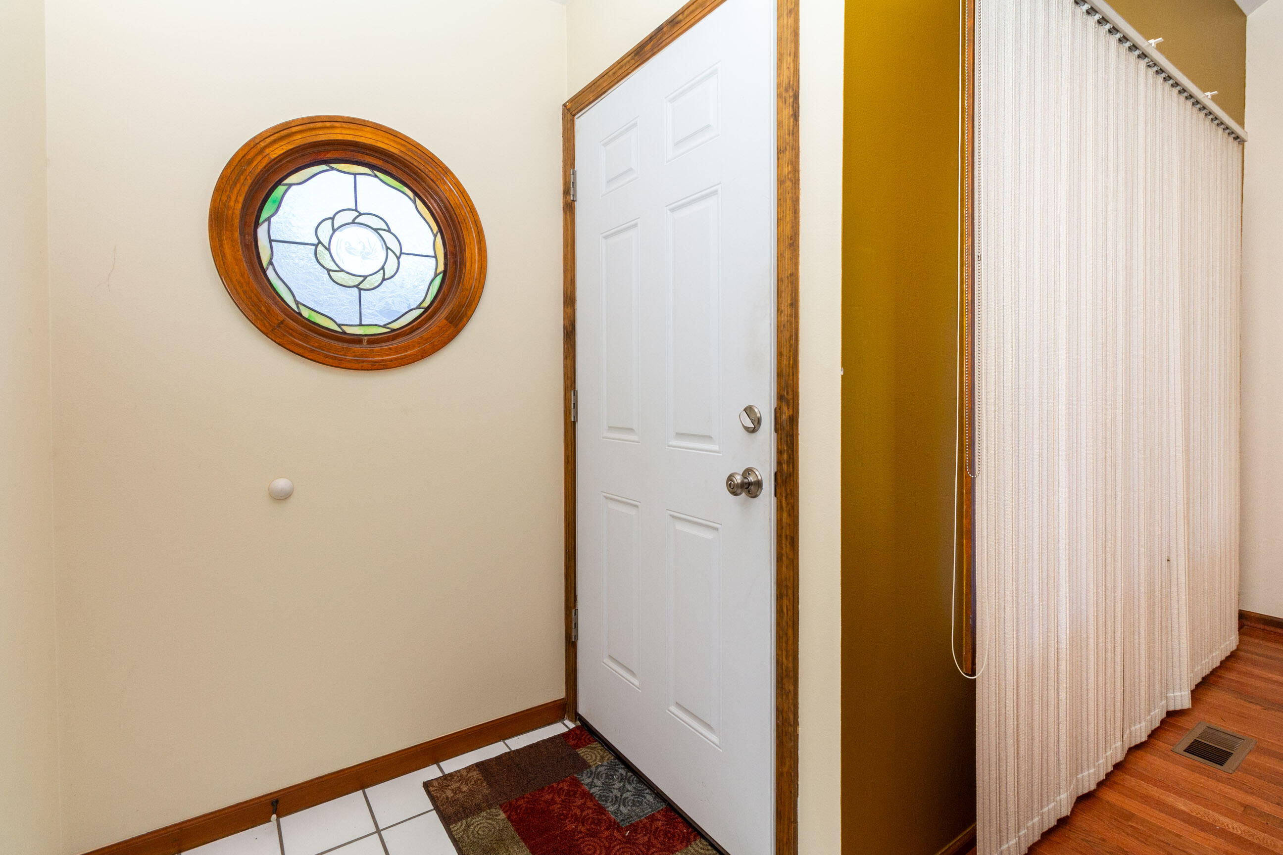 635 South Crooks Road Clawson, MI 48017 - Photo 8 of 35 interior(1)