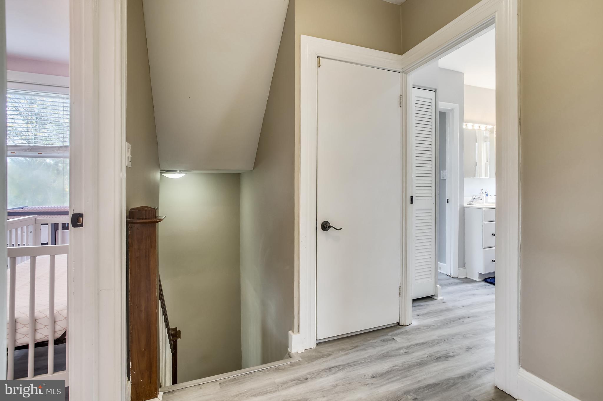105 Nelson Road Baltimore, MD 21208 - Photo 17 of 51 2nd Level Foyer