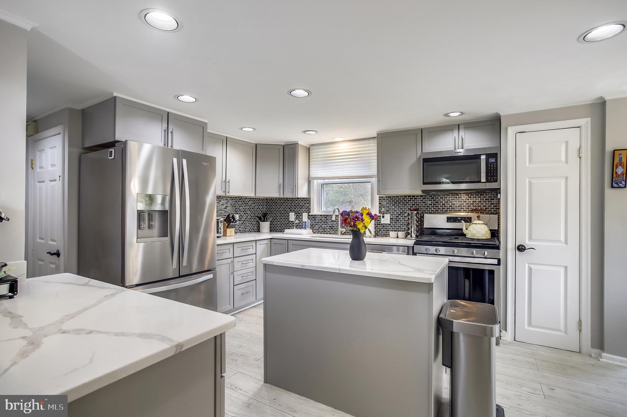 105 Nelson Road Baltimore, MD 21208 - Photo 5 of 51 2018 Stainless Appliances and Quartz Countertops