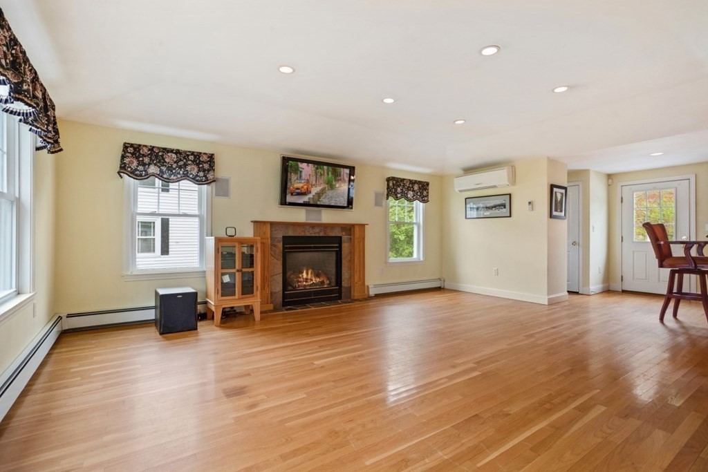 13 Ashwood Road Lynnfield, MA 01940 - Photo 5 of 37 Gallery Image 5