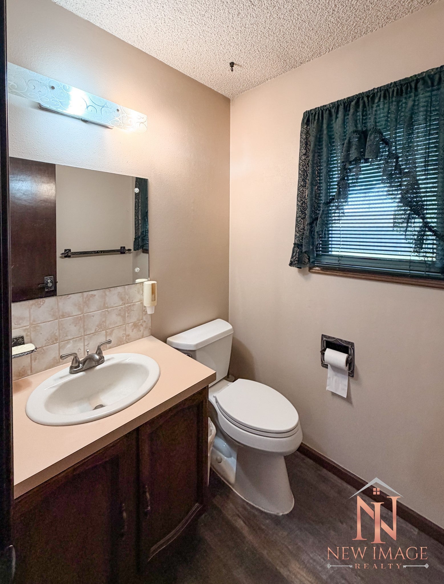 1708 Labrador Boulevard Garden City, KS 67846 - Photo 11 of 27 Gallery Image 11