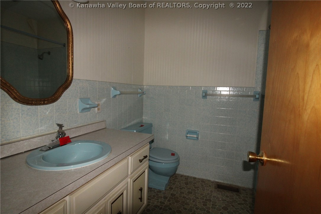 1564 Nottingham Road Charleston, WV 25314 - Photo 9 of 16 Gallery Image 9