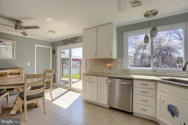 $359,900 | 915 Derbyshire Avenue, Mechanicsburg, PA 17055