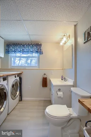 $359,900 | 915 Derbyshire Avenue, Mechanicsburg, PA 17055