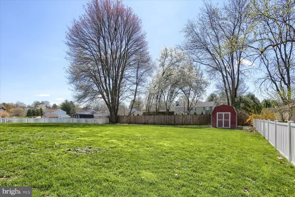 $359,900 | 915 Derbyshire Avenue, Mechanicsburg, PA 17055