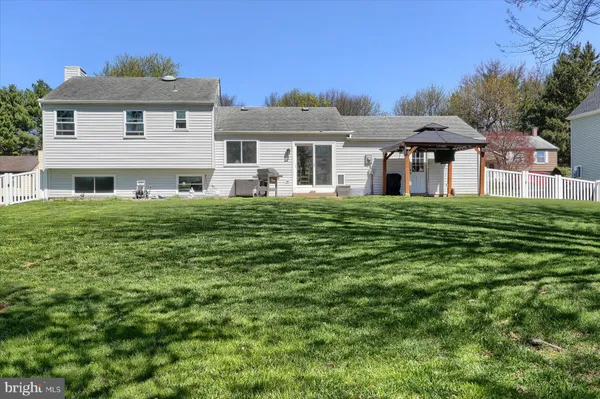 $359,900 | 915 Derbyshire Avenue, Mechanicsburg, PA 17055