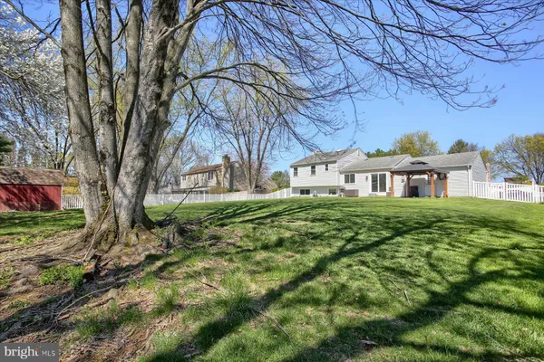 $359,900 | 915 Derbyshire Avenue, Mechanicsburg, PA 17055