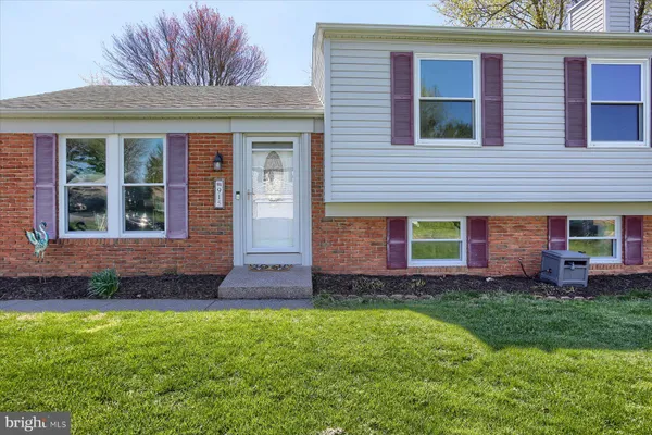 $359,900 | 915 Derbyshire Avenue, Mechanicsburg, PA 17055