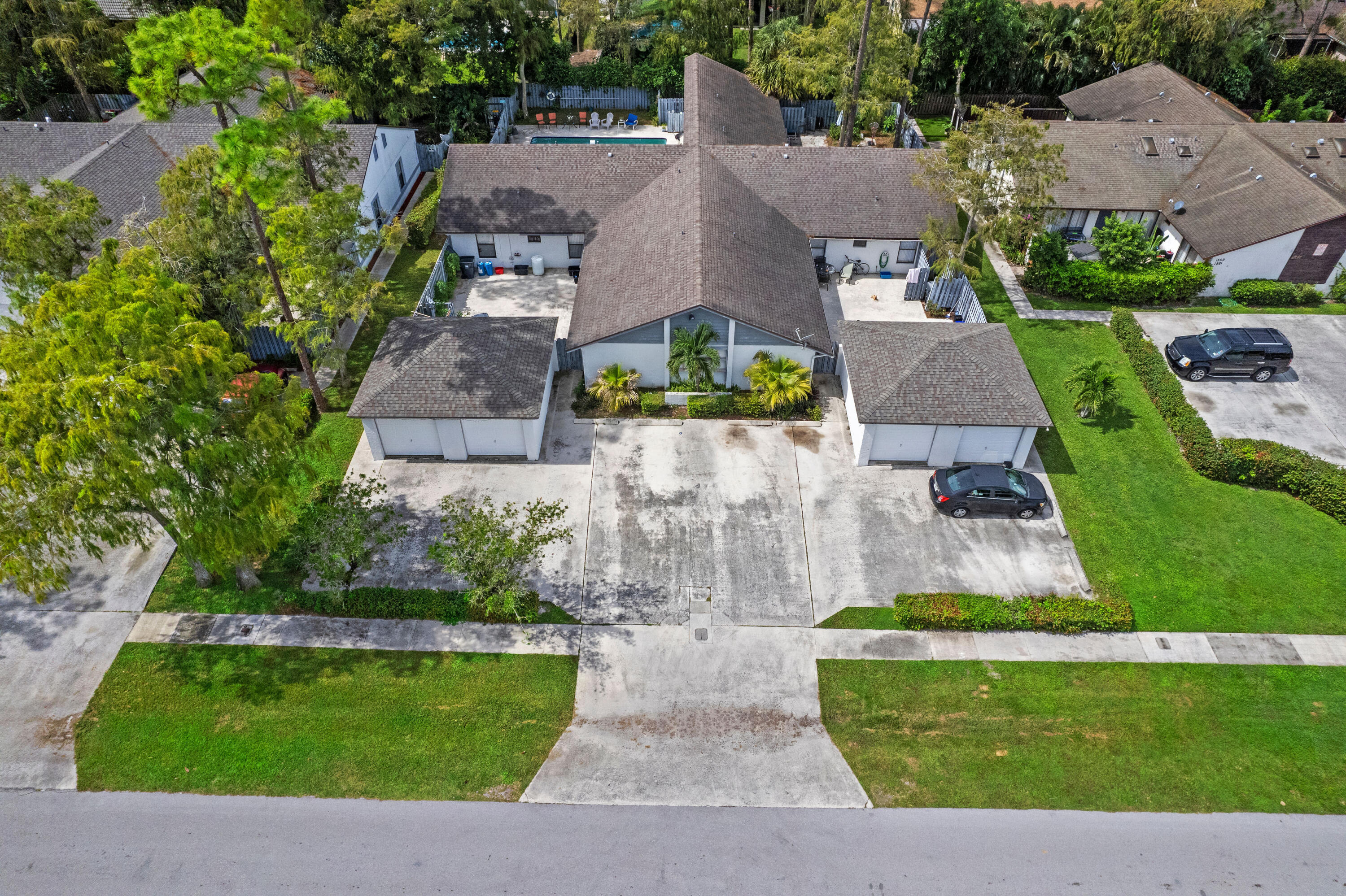1567 Hawthorne Place Wellington, FL 33414 - Photo 11 of 23 DJI_0008