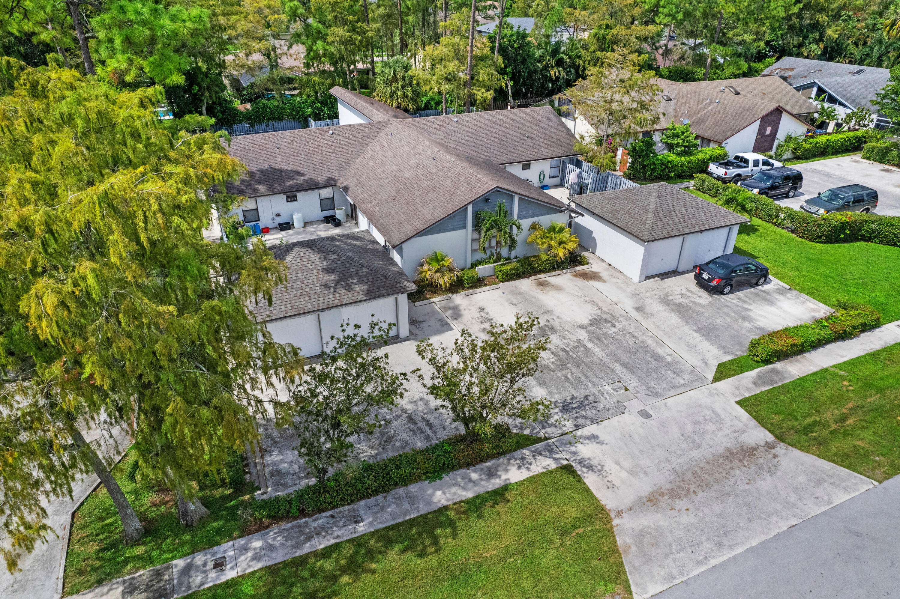 1567 Hawthorne Place Wellington, FL 33414 - Photo 14 of 23 DJI_0041