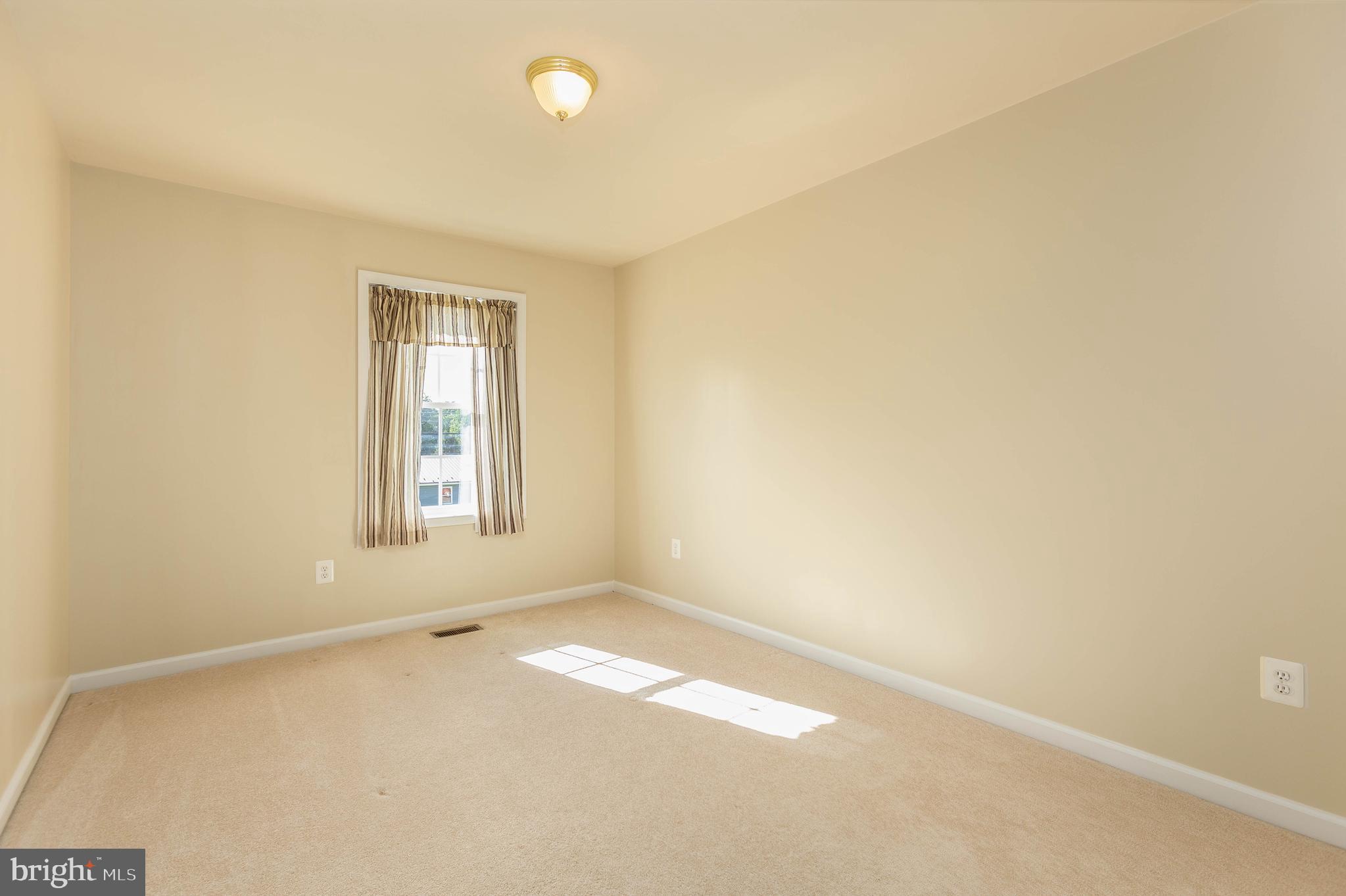 13880 Lower Edgemont Road Waynesboro, PA 17268 - Photo 21 of 31 Bedroom 3